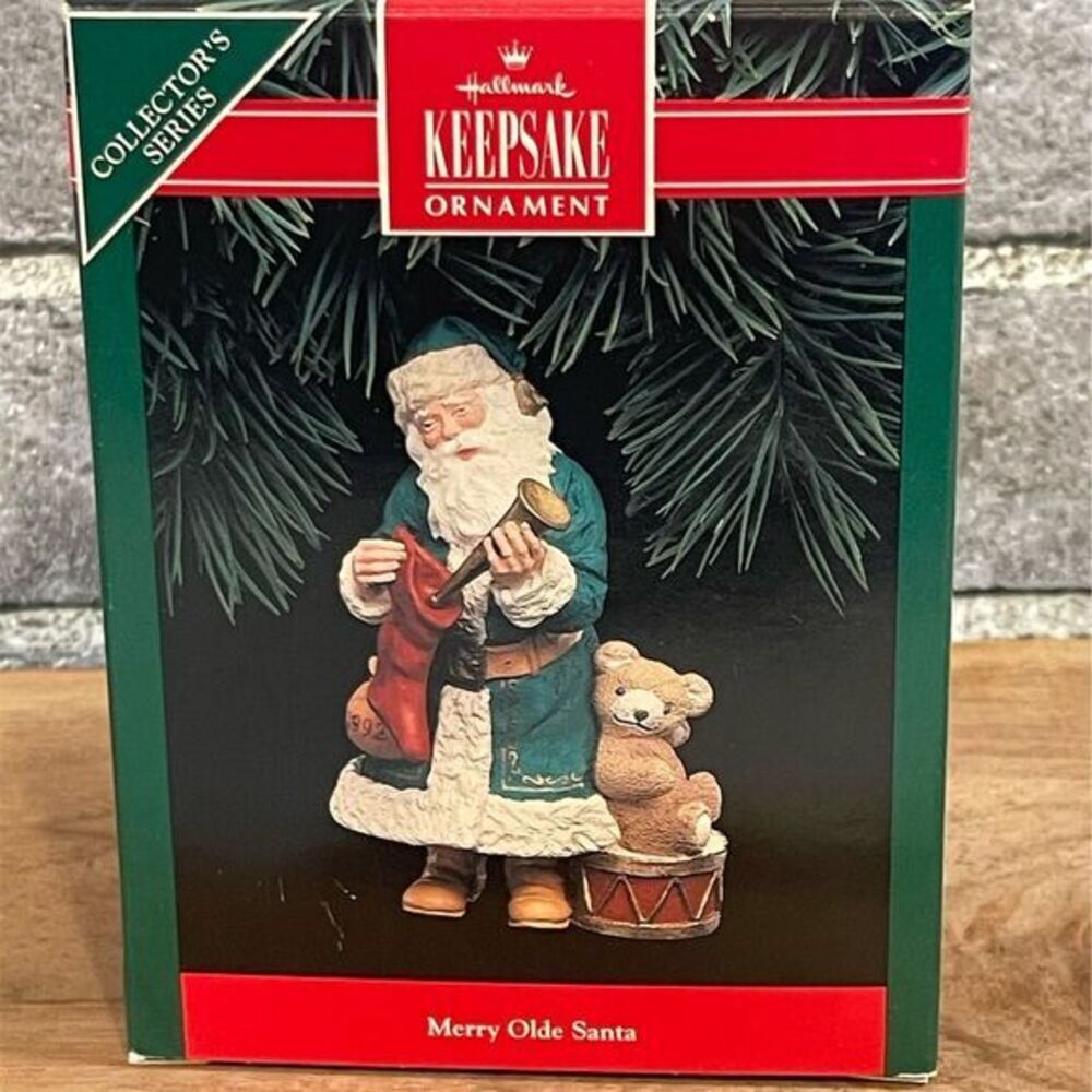 1992 Hallmark Keepsake Ornament Merry Olde Santa with Box Vintage